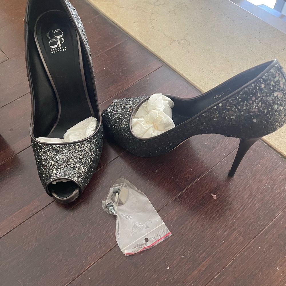 BARNEYS IF NEW YORK SHINY HEELS - Picture 9 of 10